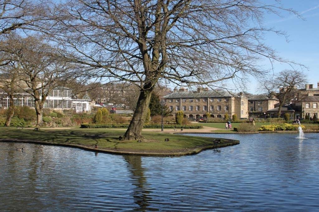 No 6 The Square Tearooms & Accommodation Buxton  Extérieur photo