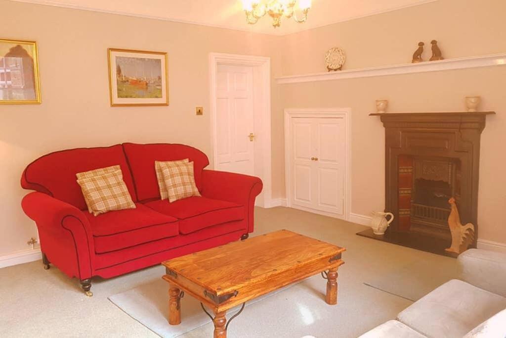 No 6 The Square Tearooms & Accommodation Buxton  Extérieur photo