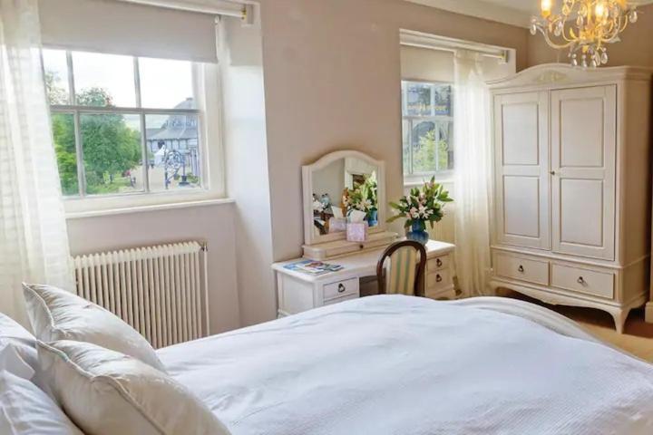 No 6 The Square Tearooms & Accommodation Buxton  Extérieur photo