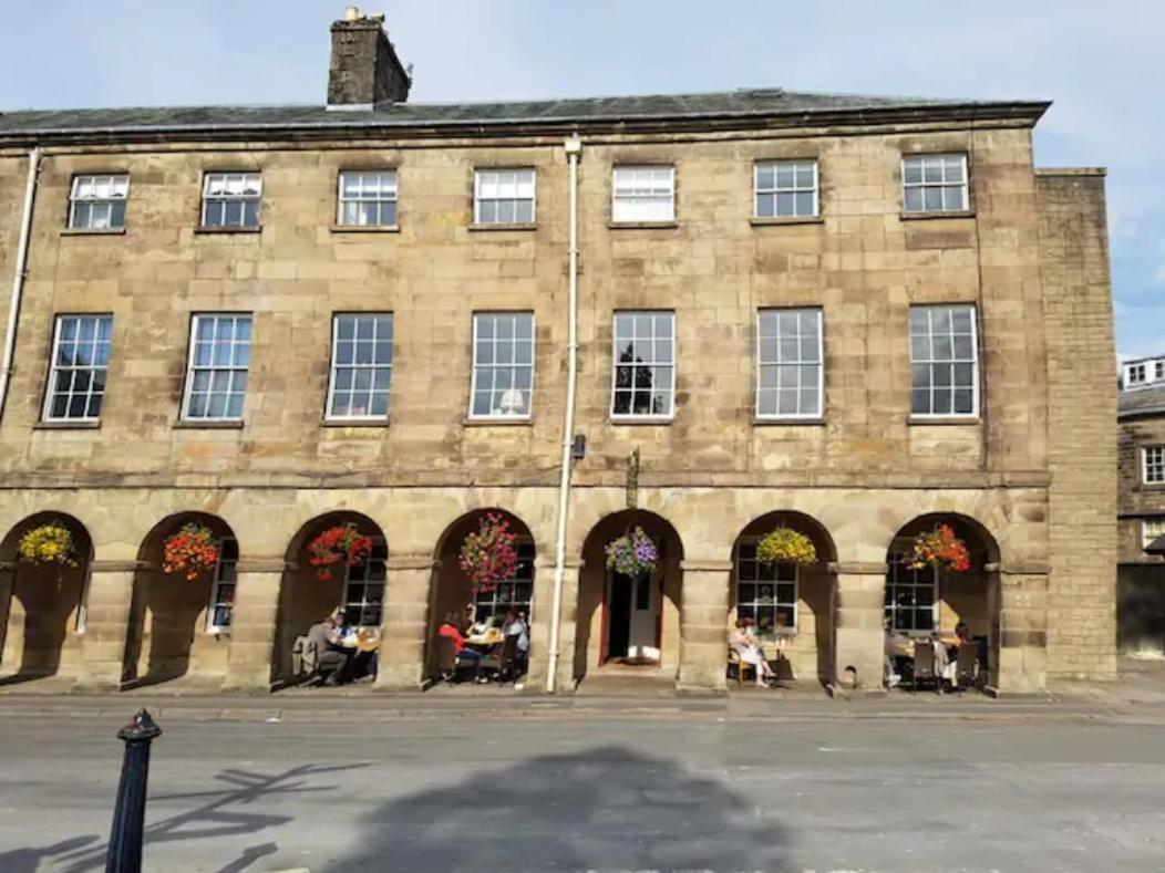 No 6 The Square Tearooms & Accommodation Buxton  Extérieur photo