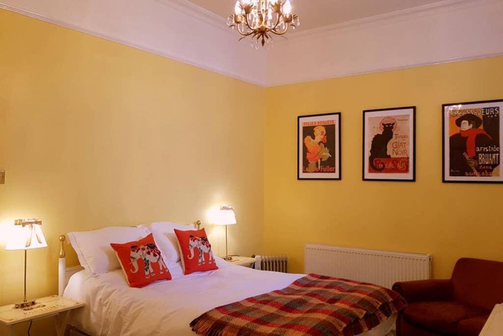 No 6 The Square Tearooms & Accommodation Buxton  Extérieur photo